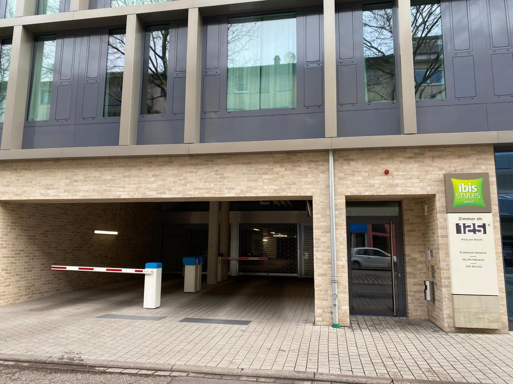 Schoenes 2 Zimmer Apartment Zentral Gelegen 포르츠하임 외부 사진